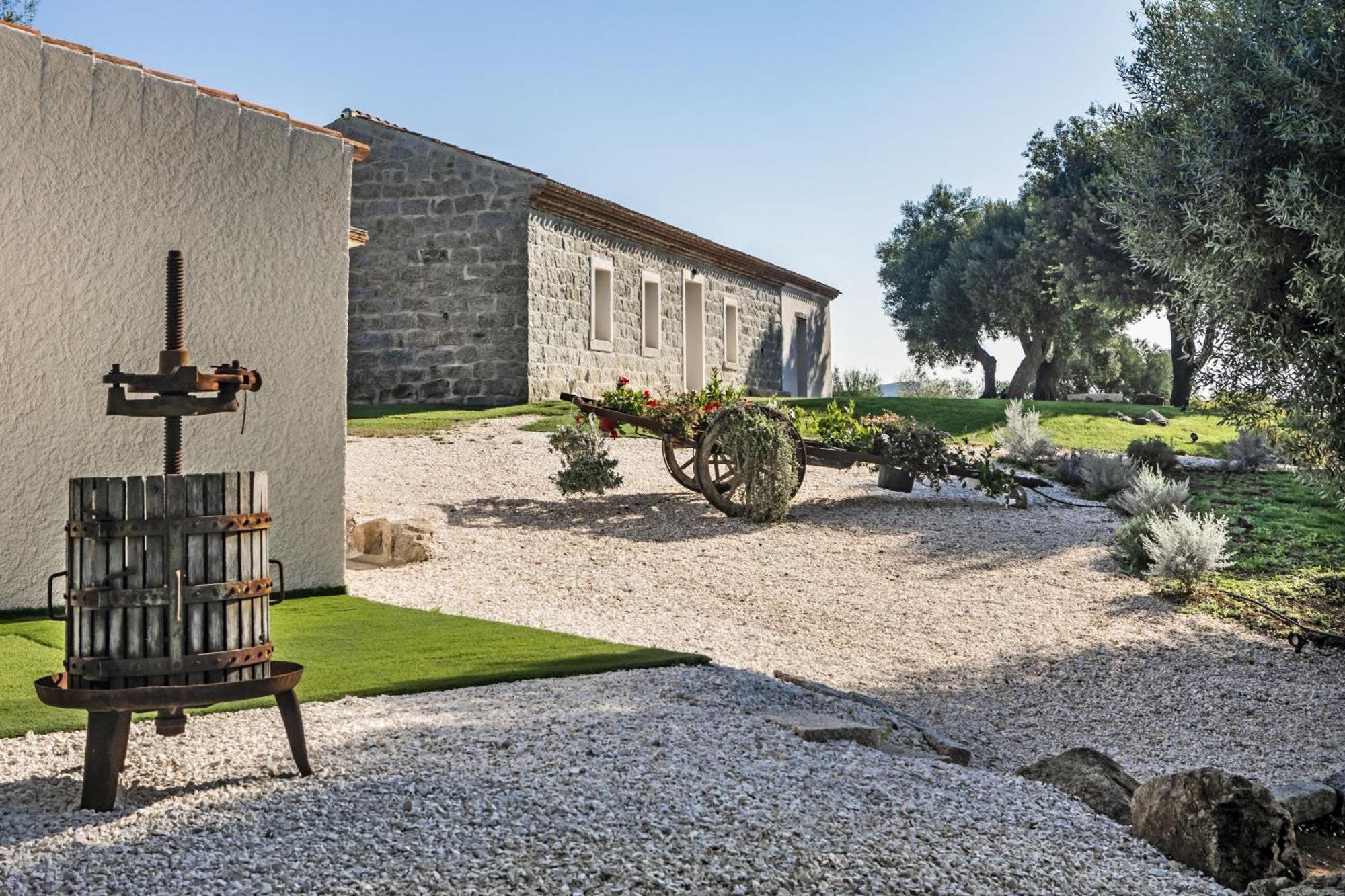 Uddastri Retreat Arzachena Ngoại thất bức ảnh